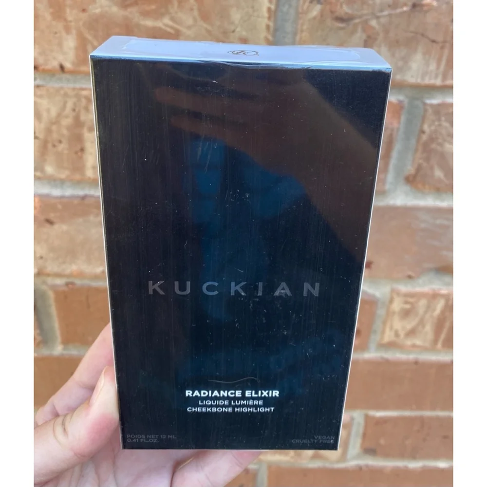 Kuckian Radiance Elixir cheekbone highlight | Ignite - Picture 3 of 6